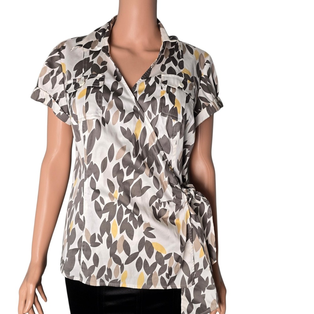 Nic + Zoe Leaf Print‎ Short Sleeve Wrap Blouse Top M Grey Yellow Business Casual